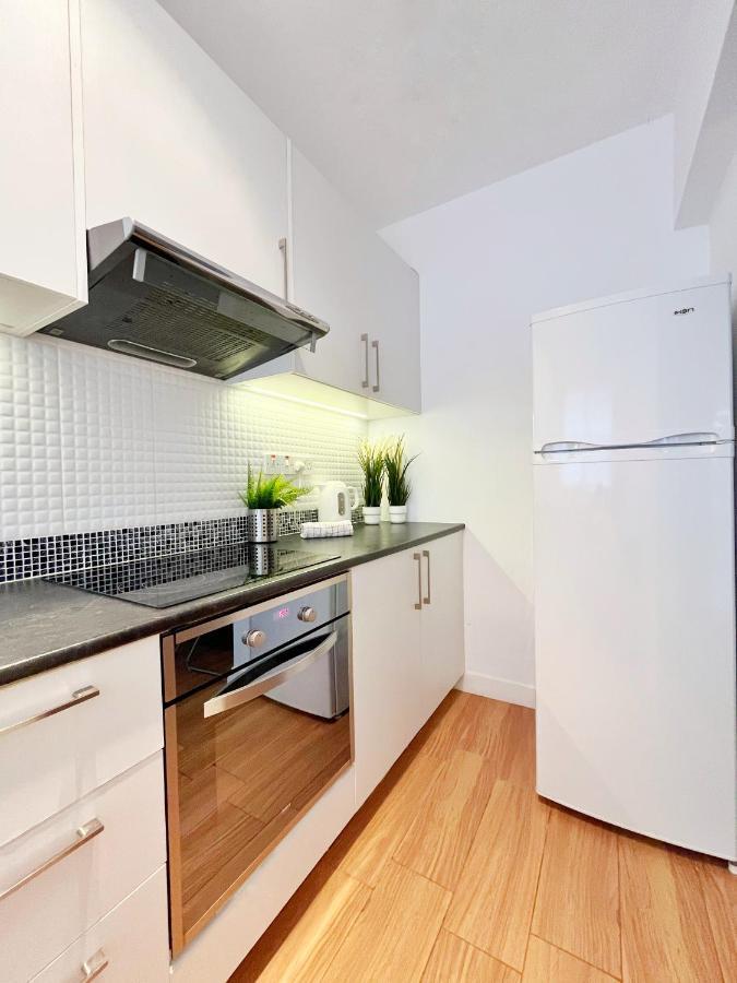 Central 2 Bedroom Apt Terrace And Pool Ayia Napa Bagian luar foto
