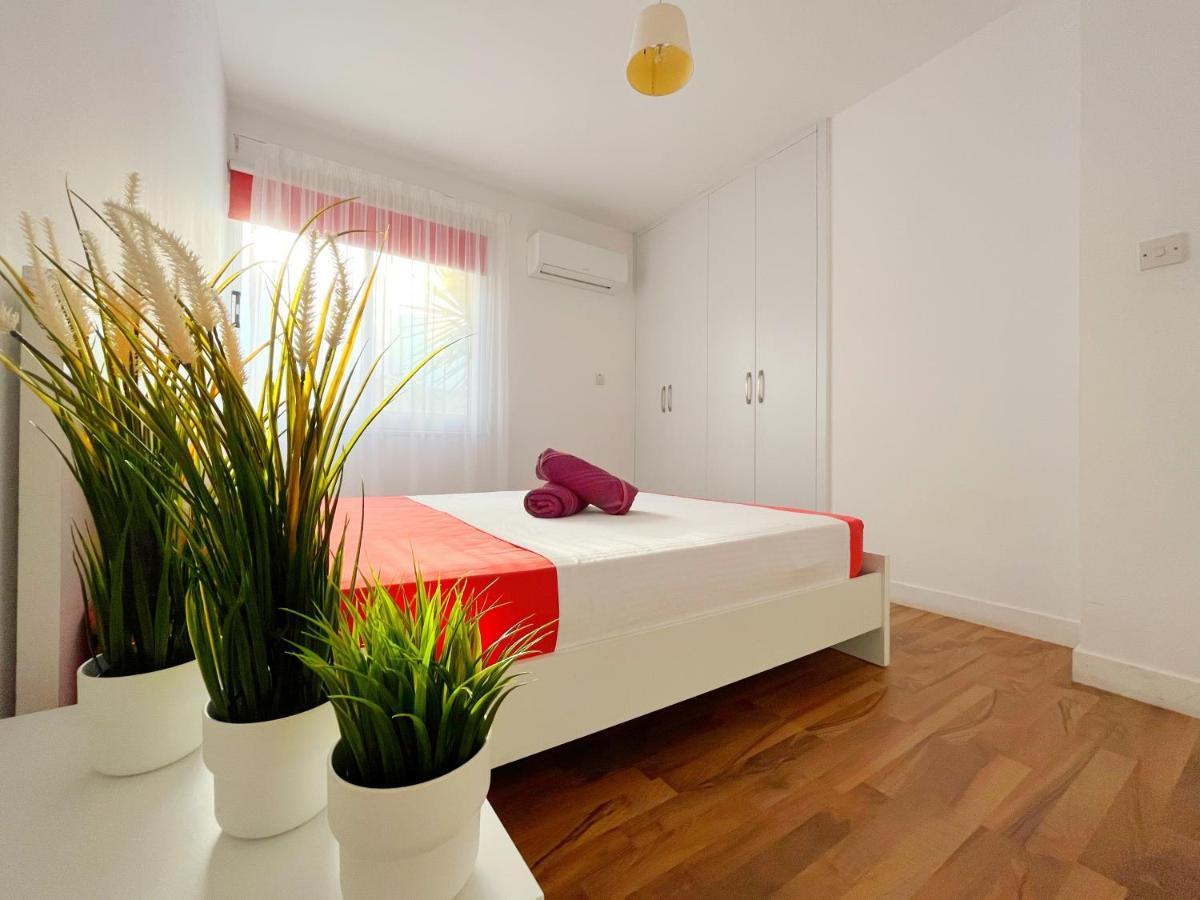 Central 2 Bedroom Apt Terrace And Pool Ayia Napa Bagian luar foto